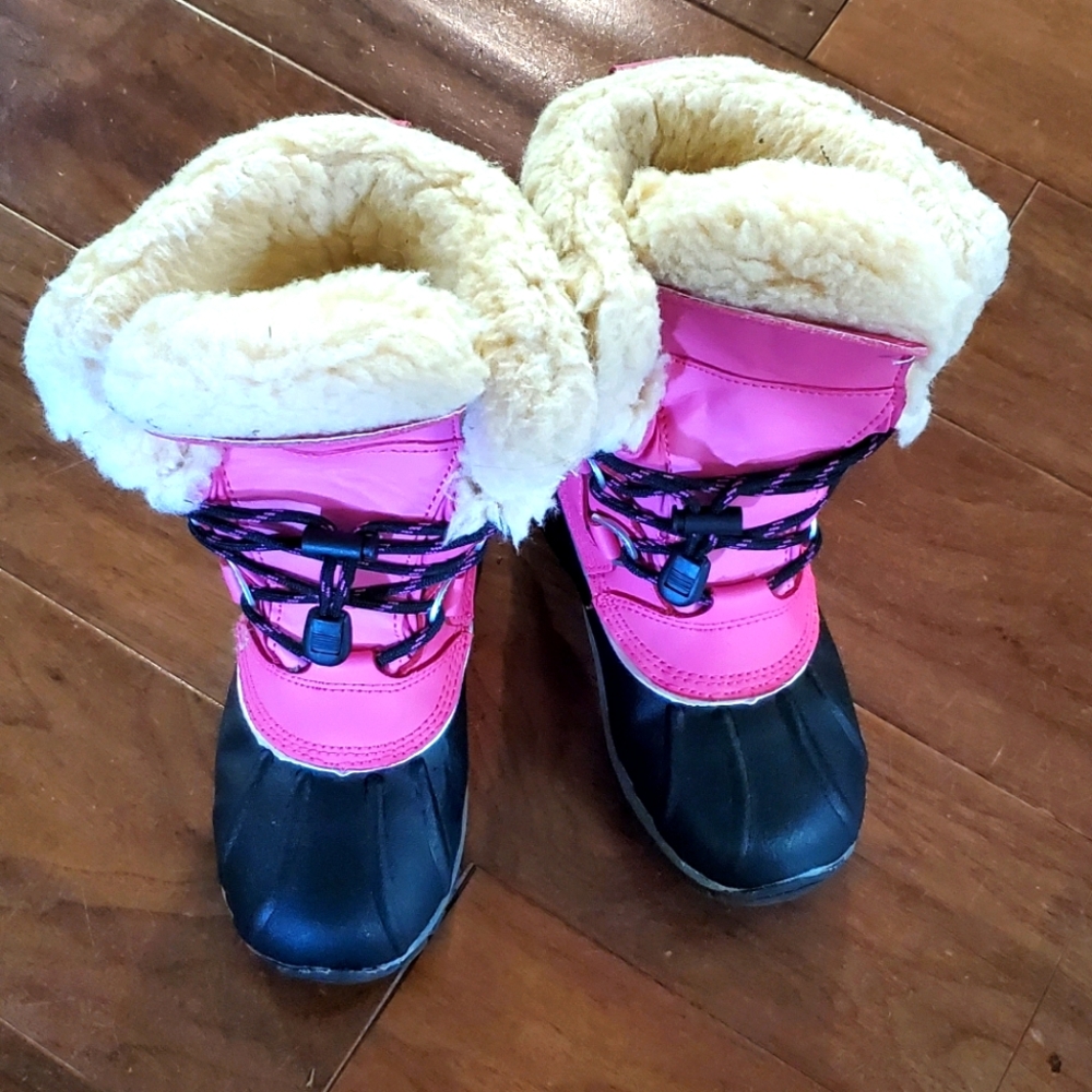 BearPaw Kelly snow boots Size 13